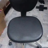 صندلی اداری چرخدار پمپی