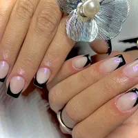 ارائه کلیه خدمات ناخن (رشت - خ سعدی)