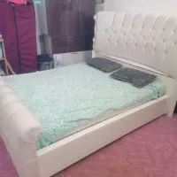 تخت دو نفره با تشک فنری و کفی