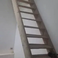 نردبان  پله چوبی