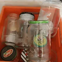تعدادی شیشه رب