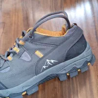 کتونی  برند ال سی وای کی کی اورجینال|کیف، کفش، کمربند|تهران, پردیسان|دیوار