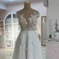 خیاط ماهر مسلط به دوخت شب و عروس