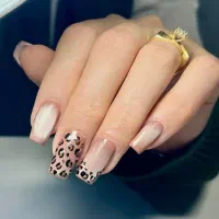 کاشت ناخن و ترمیم ناخن با قیمت مناسب