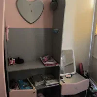 یک سرویس تخت و کمد و کتابخانه ،عسلی،ومیزبا اینه|تخت و سرویس خواب|شیراز, دشت چنار|دیوار