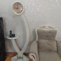 ساعت چوبی ایستاده همرا میز تلفن