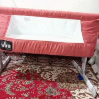 تخت کنار مادر