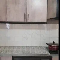 کابینت به همراه گاز و هود و سینک و دوتا دکور چوبی|آب‌چکان و نظم‌دهنده ظروف|اشتهارد, |دیوار