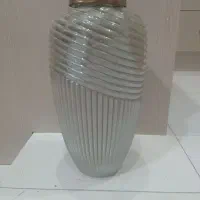 گلدان شیشه ای صدفی بزرگ.
