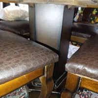 میز ناهار خوری ۴ نفره با ۴ تا صندلی کاملاً سالم