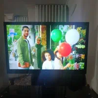 تلویزیون ۴۲ اینچ الجی(LED) با میز تلویزیون