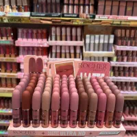 لوازم آرایشی(فروشنده خانم و ادمین نیارمنیدم)