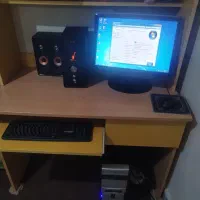 کامپیوتر با تمام لوازم کاملا سالم