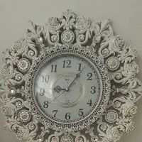 ساعت دیواری سفید