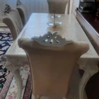 میز ناهارخوری و صندلی