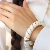 سرویس رنگ ثابت هدیه روز زن