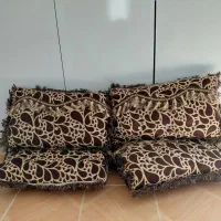 چهار تا پشتی نو از استفاده نشده