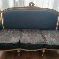 مبل سلطنتی با میز ناهار خوری روکش خوب وفوم خوب