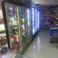 فروشنده خانم ۲نفردرسوپرمارکت وقسمت سمبوسه