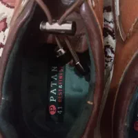 کفش قهوه ای