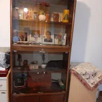 کتابخانه چوبی ویترین دار و کمد دار