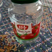 تعدادی شیشه جای رب