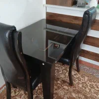 میز ناهار خوری دونفره در حد نو