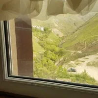 105-متر-منطقه-یک-دید-ابدی-کوهستان-و-رودخانه