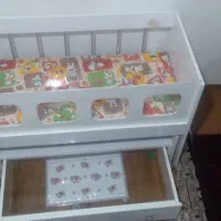 تخت گهواره ای نوزادی تا دوسالگی.