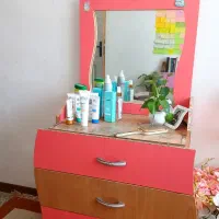 میز آرایشی، میز تحریر، تخت خواب