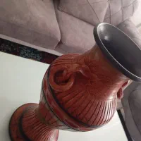 یک عدد گلدان به فروش می رسد