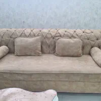 مبل راحتی بهمراه میز وسط و عسلی