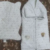 بسیار نو و تمیز مناسب نوزاد همراه با پتو