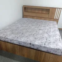 3عدد‌فرش‌700شانه‌9متری‌ویک‌تخت‌خواب‌2نفر‌به‌شرط‌