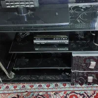 میز تلویزیون و تلویزیون