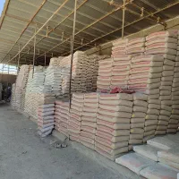 کارگر مصالح ساختمانی