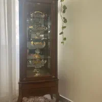 بوفه پایه دار