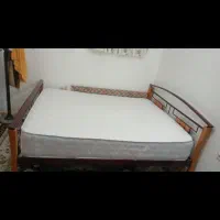 تخت دونفره فلزی جنس عالی در حد نو|تخت و سرویس خواب|زرین دشت (همدان), |دیوار