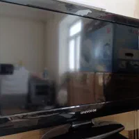 تلویزیون و میز تلویزیون