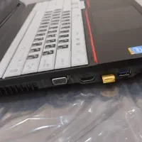 لپتاپ فوجیتسو سالم