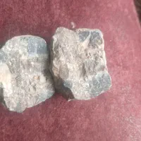 سنگ با تکه های عقیق