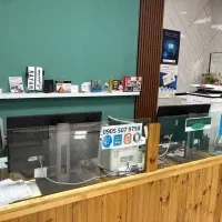 همکار خانم آشنا به کامپیوتر