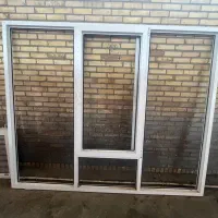 پنجره pvc سالم درحد نو