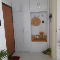 دو واحد آپارتمان در دو طبقه حاشیه خیابان شهریار