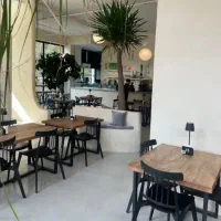 ۷۰مترمغازه کف+۷۰مترزیرهمکف/براصلی/مناسب کافه