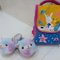 دمپایی سایز۳۳وکوله کودکستان خارجی