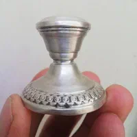 سکه های درشت. شمعدان. انگشتر. ساعت