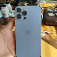 ایفون اپل ۱۳پرو مگس