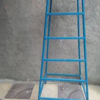 چهارپایه فلزی