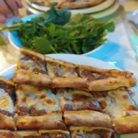 همکار (نیمه وقت)خانم یا آقا جهت سالن و آشپزخانه